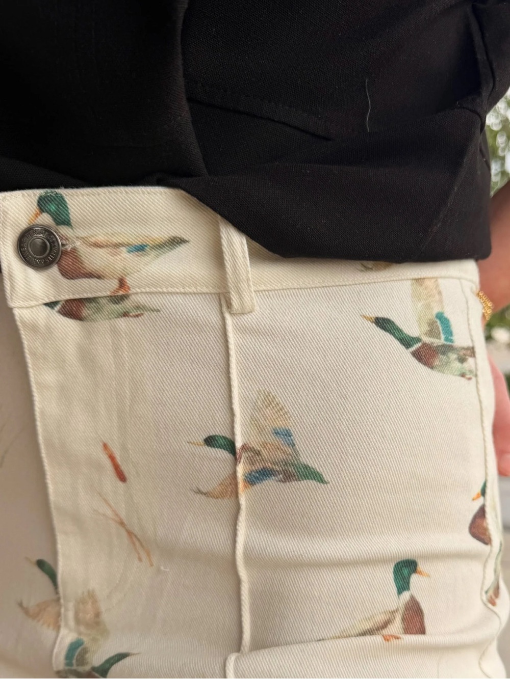 Mallard Stretch Denim Wide Leg Jeans in Ivory - Picture 2 of 8